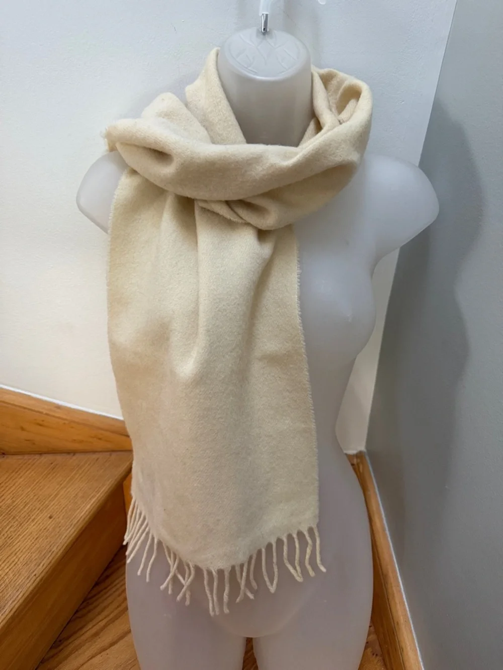Vintage Harrods Knightsbridge 100% Lambswool Scarf – Made in Scotland – Ivory